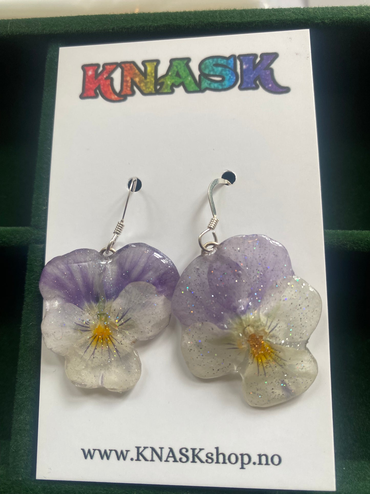 Viola tricolor øredobber, ekte stemorsblomst, 925 sølv ørekroker - KNASK