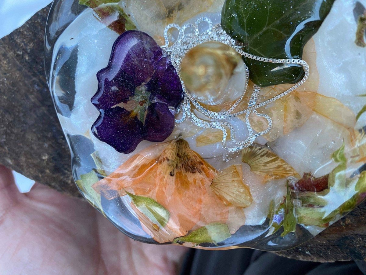 Blomsterbad ringholder, ekte tørkede blomster i epoxy resin kunstharpiks - KNASK