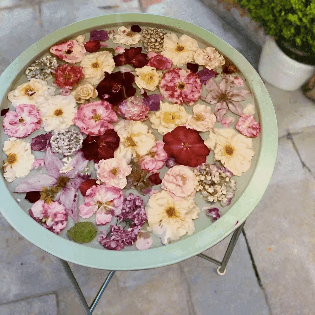 BLOMSTERORD, ekte tørkede blomster støpt i sidebord - KNASK