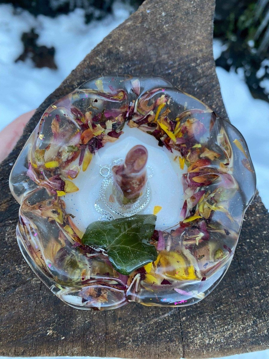 Blomsterknask ringholder, tørkede blomster i epoxy resin kunstharpiks - KNASK