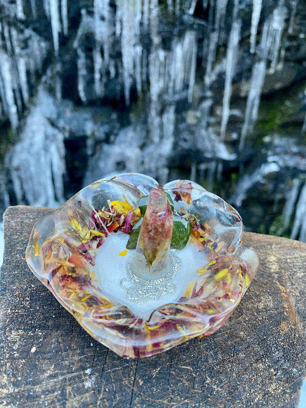 Blomsterknask ringholder, tørkede blomster i epoxy resin kunstharpiks - KNASK