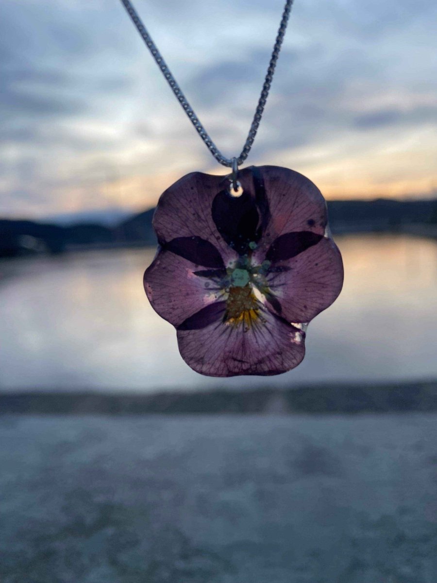 BURGUNDER fiol blomstersmykke, presset stemorsblomst, 925 sølvkjede - KNASK