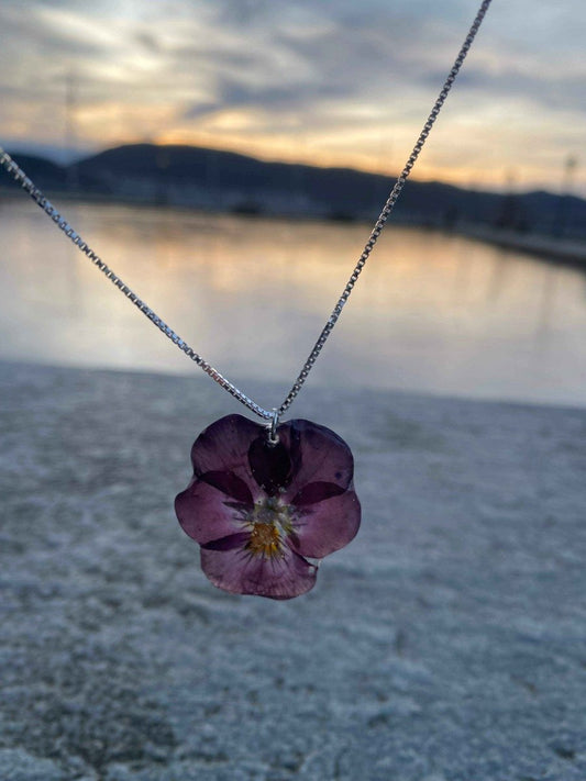 BURGUNDER fiol blomstersmykke, presset stemorsblomst, 925 sølvkjede - KNASK
