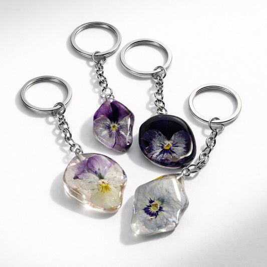 FIOL nøkkelring - ekte tørket stemorsblomst - Interiør KNASK