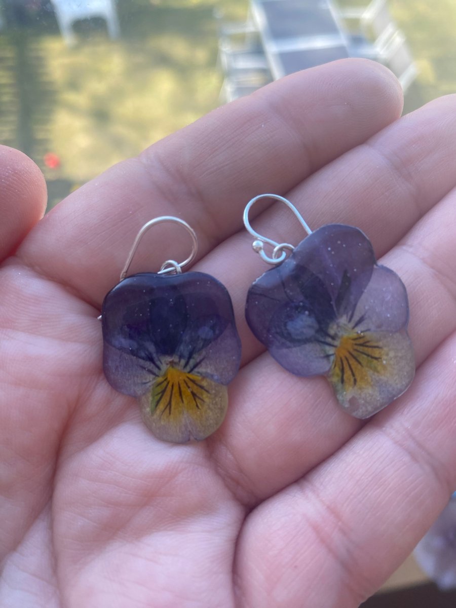 NATT OG DAG øredobber, ekte presset stemorsblomst Viola tricolor, 925 sølv ørekroker - KNASK