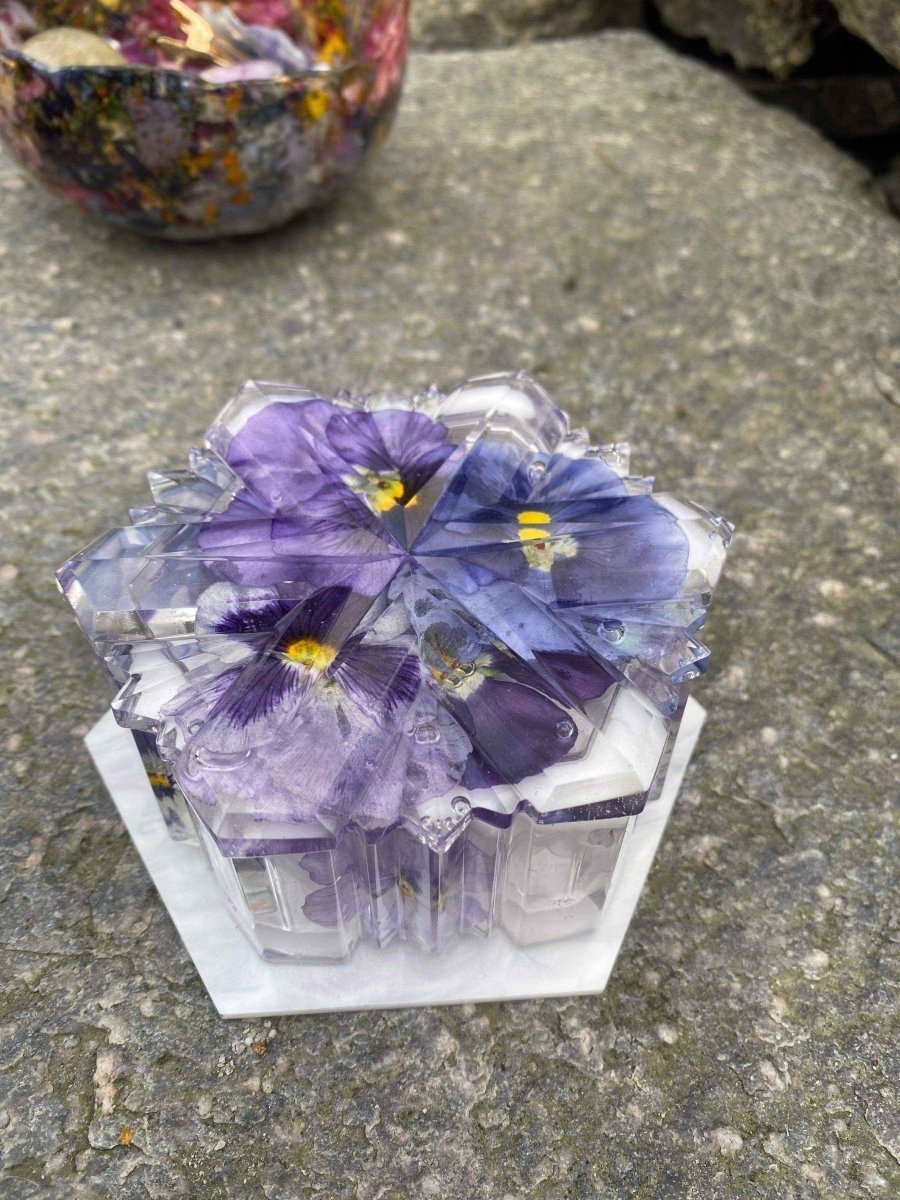 Frost smykkeskrin, blå og lilla fioler, ekte stemorsblomst - KNASK