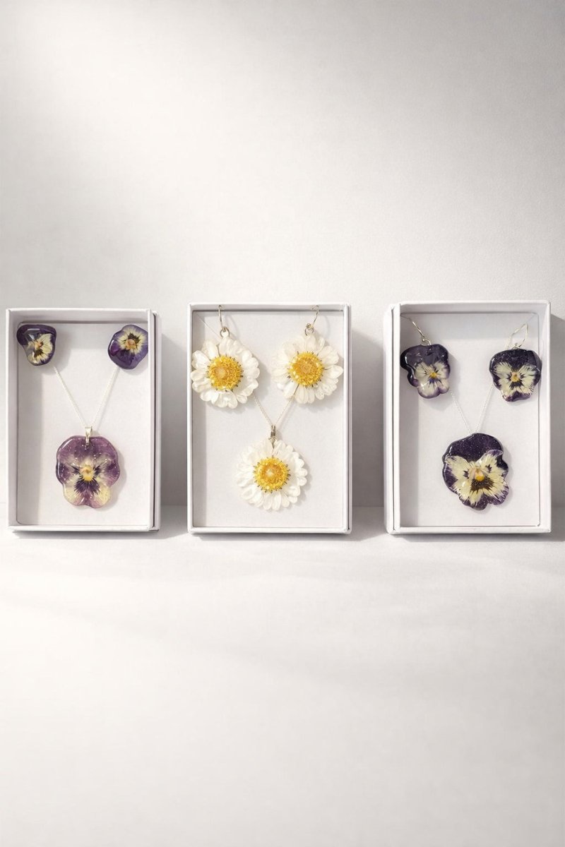 GLAMOUR FIOL blomstersmykke - ekte tørket stemorsblomst - Smykke KNASK