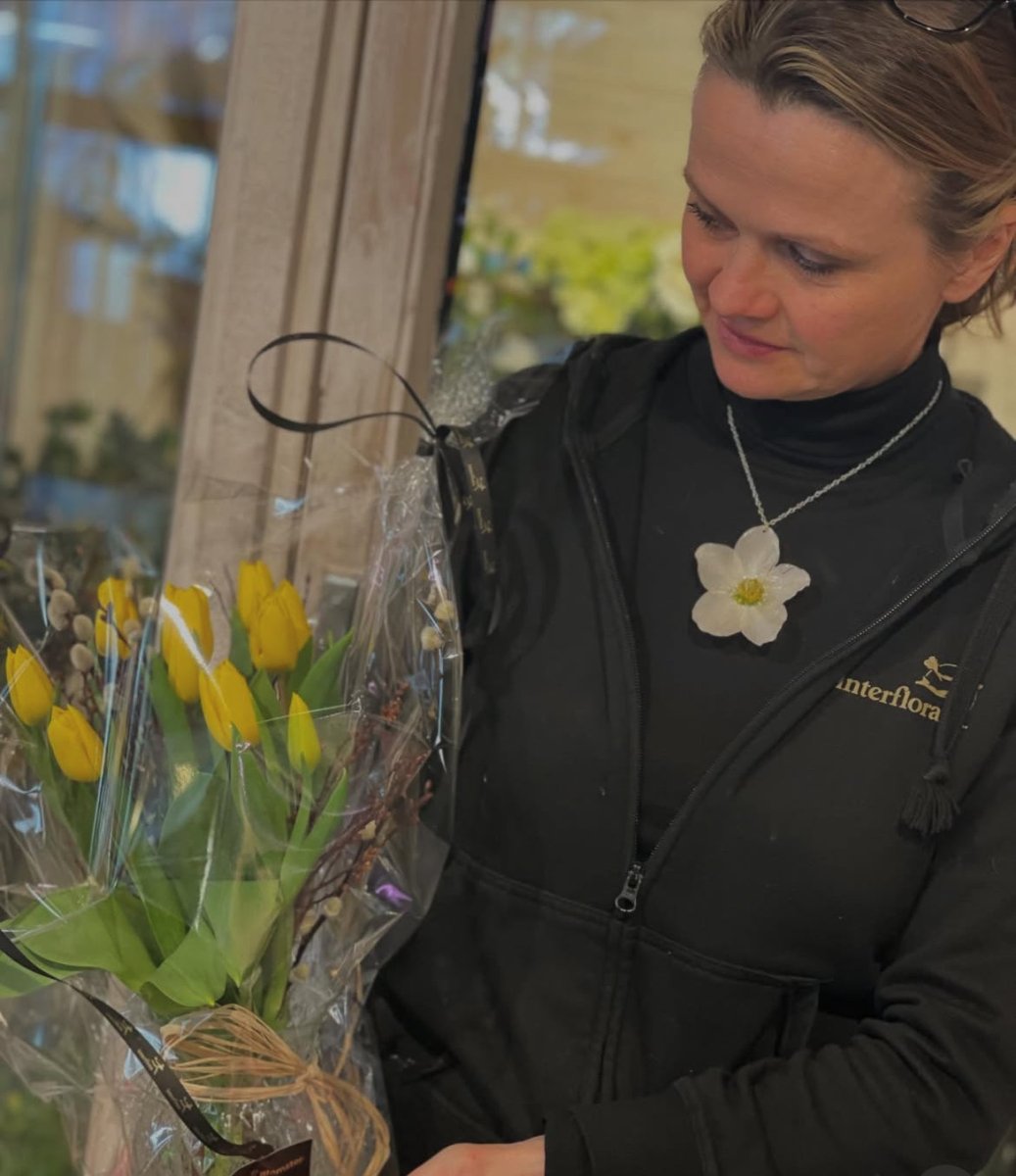 HELLEBORUS JULEROSE blomstersmykke, sølvkjede eller forgyllet messing - Smykke KNASK