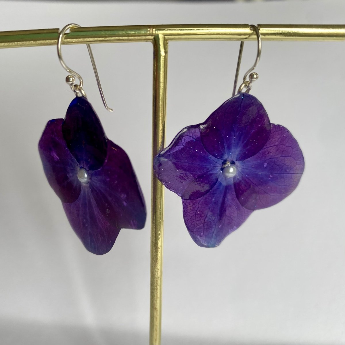 INDIGO HORTENSIA øredobber, sølv ørekroker - Øredobber KNASK