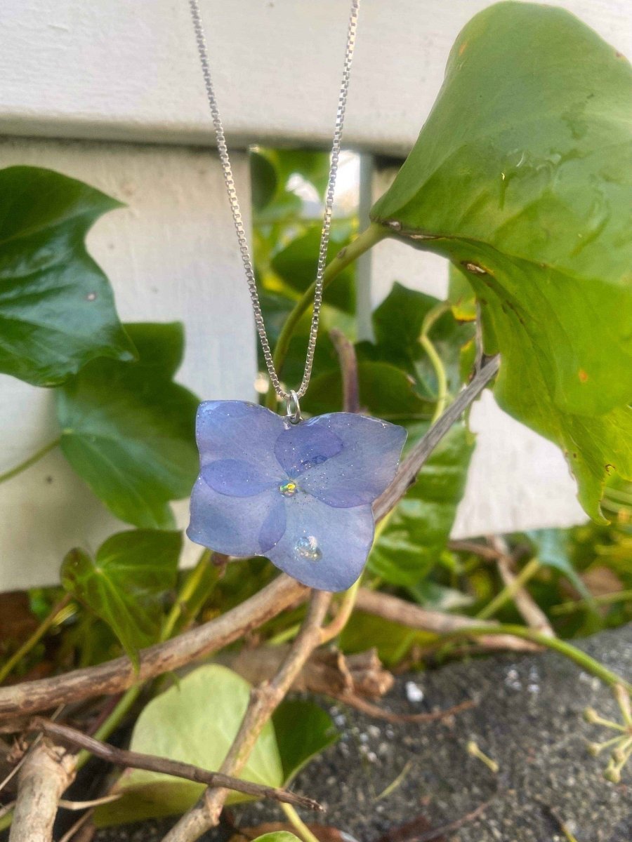 Lyseblå hortensia-smykke, 925 sølvkjede - KNASK