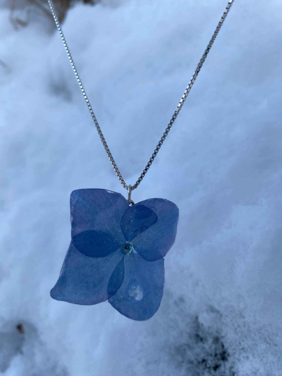 Lyseblå hortensia-smykke, 925 sølvkjede - KNASK