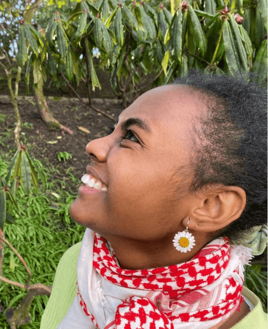 MARGERITT øredobber, 925 sølv ørekroker, ekte tørkede blomster - KNASK