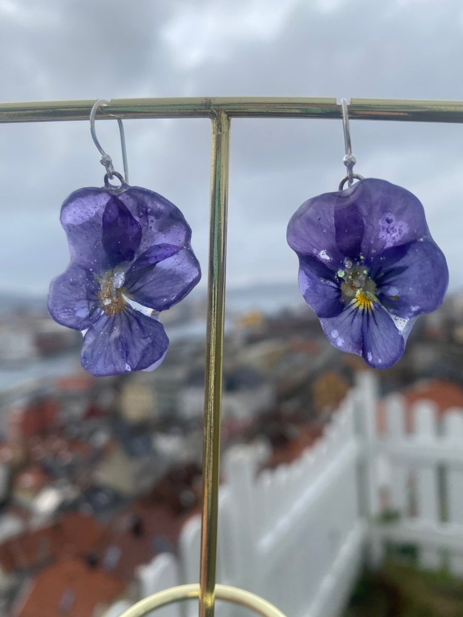 Midnatt fioler øredobber, 3D stemorsblomst, sølv - Øredobber KNASK