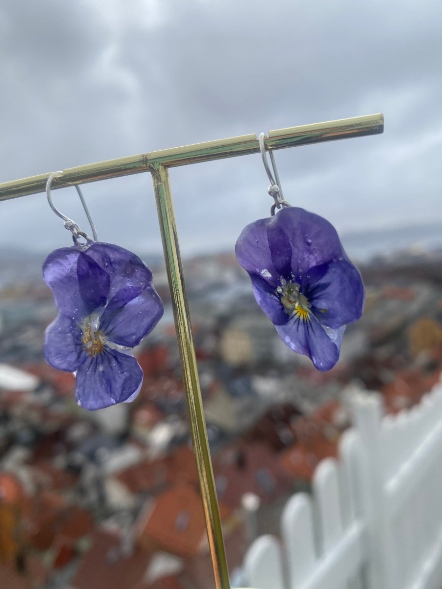 Midnatt fioler øredobber, 3D stemorsblomst, sølv - Øredobber KNASK