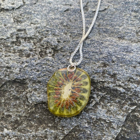 Mini-Kiwi frukt-smykke, presset kiwibær, - KNASK