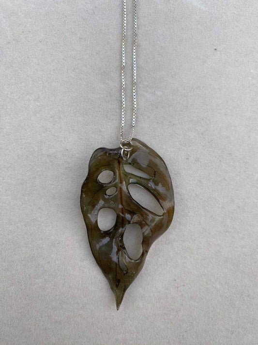 MONSTERA Monkey Leaf smykke, 3D-tørket blad, sølvkjede - KNASK