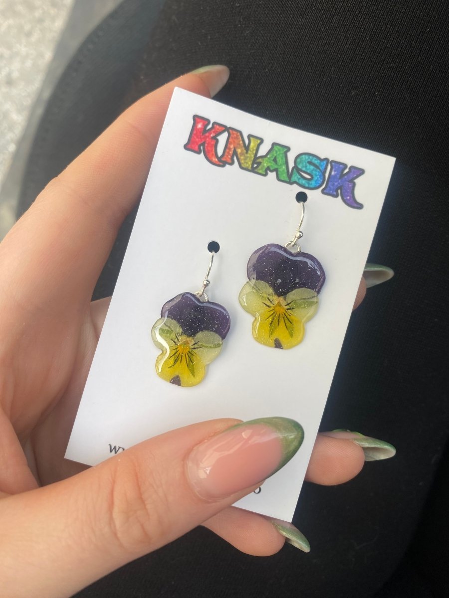 NATT OG DAG øredobber, ekte presset stemorsblomst Viola tricolor, 925 sølv ørekroker - KNASK