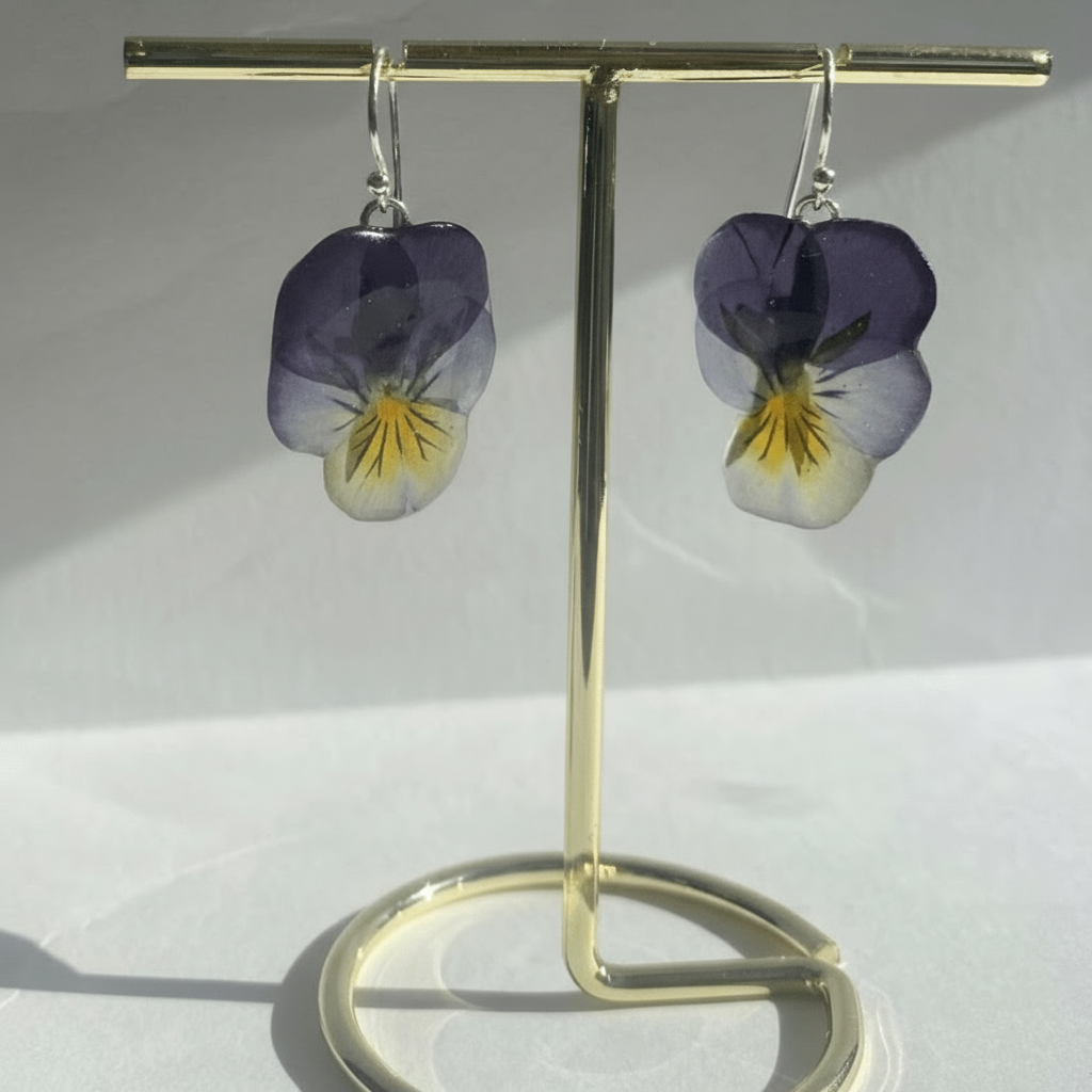 NATT OG DAG øredobber, ekte presset stemorsblomst Viola tricolor, 925 sølv ørekroker - KNASK