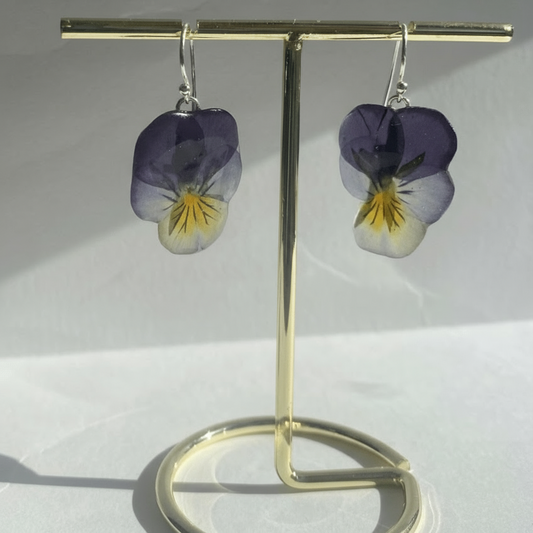 NATT OG DAG øredobber, ekte presset stemorsblomst Viola tricolor, 925 sølv ørekroker - KNASK
