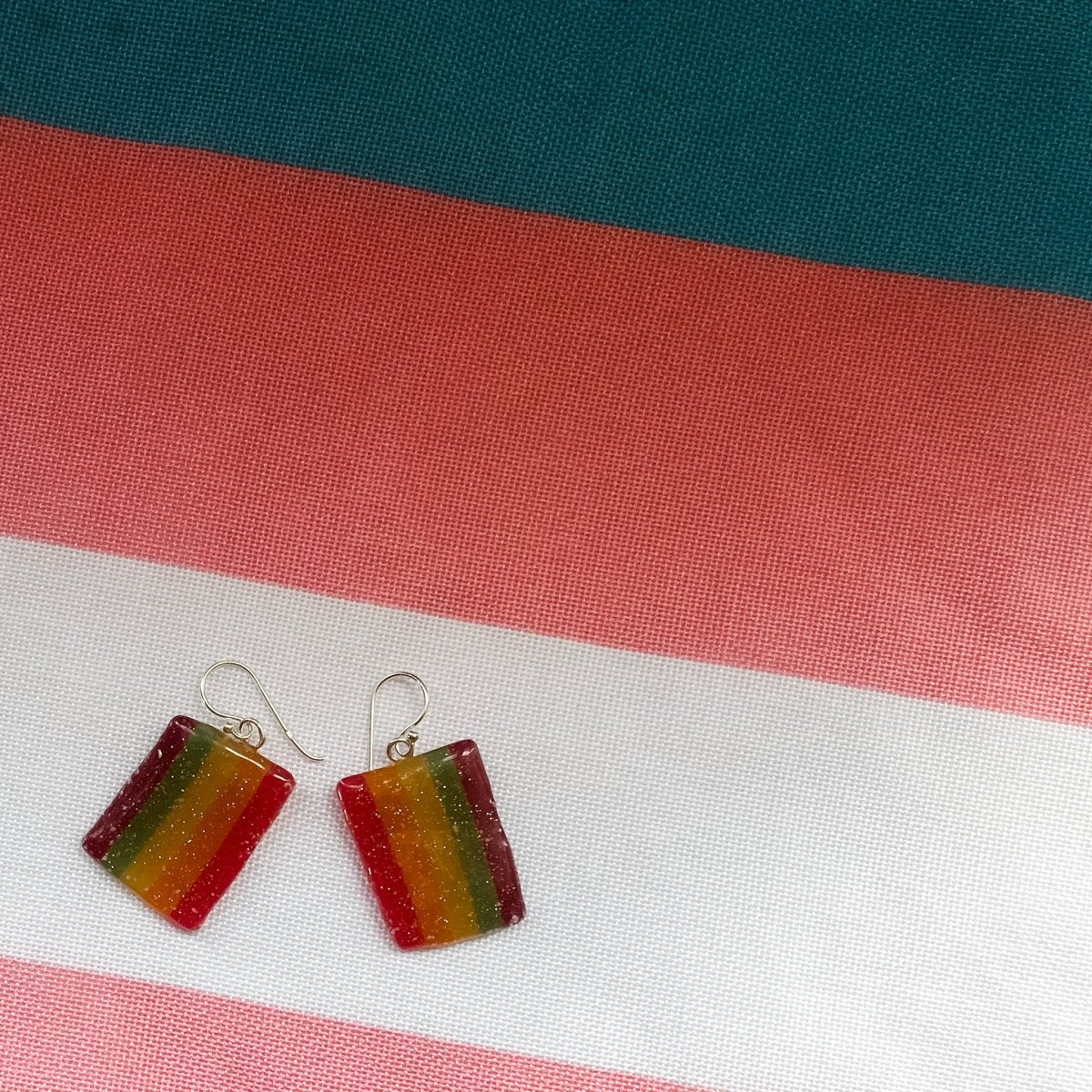 PRIDE - FLAGG øredobber, ekte regnbue - snop, godteri - KNASK