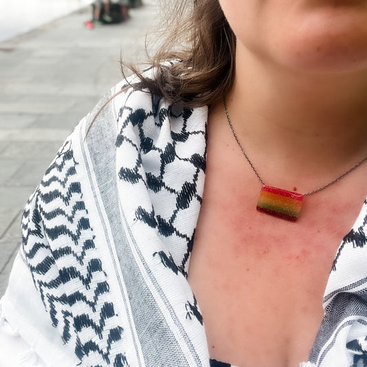 PRIDE regnbuesnop-smykke, ekte godteri - KNASK