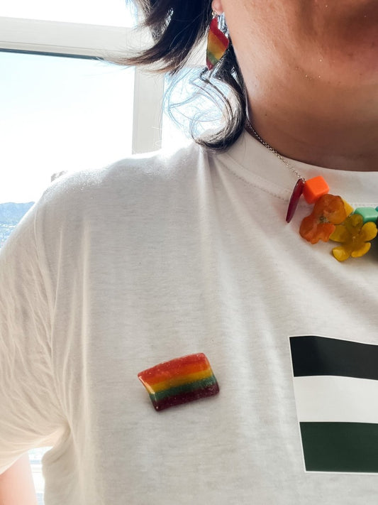 REGNBUE-SNOP Pride-brosje, ekte godteri, metall - KNASK