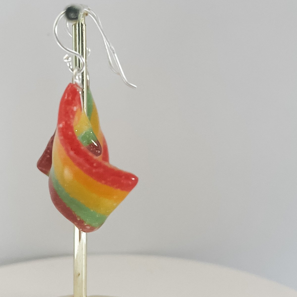 SKEIVE PRIDE øredobber, ekte regnbue - snop (🇵🇸10% til Gaza ❤️🩹) - KNASK