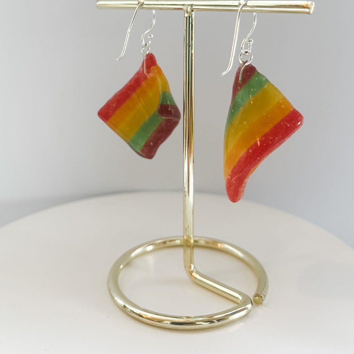 SKEIVE PRIDE øredobber, ekte regnbue - snop (🇵🇸10% til Gaza ❤️🩹) - KNASK