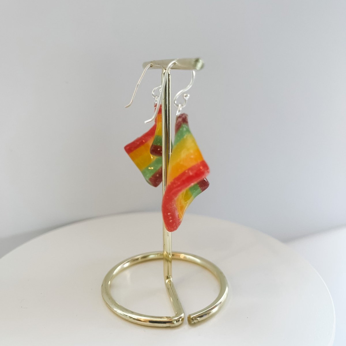 SKEIVE PRIDE øredobber, ekte regnbue - snop (🇵🇸10% til Gaza ❤️🩹) - KNASK