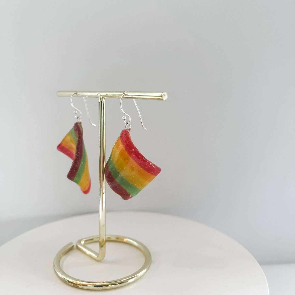 SKEIVE PRIDE øredobber, ekte regnbue - snop (🇵🇸10% til Gaza ❤️🩹) - KNASK