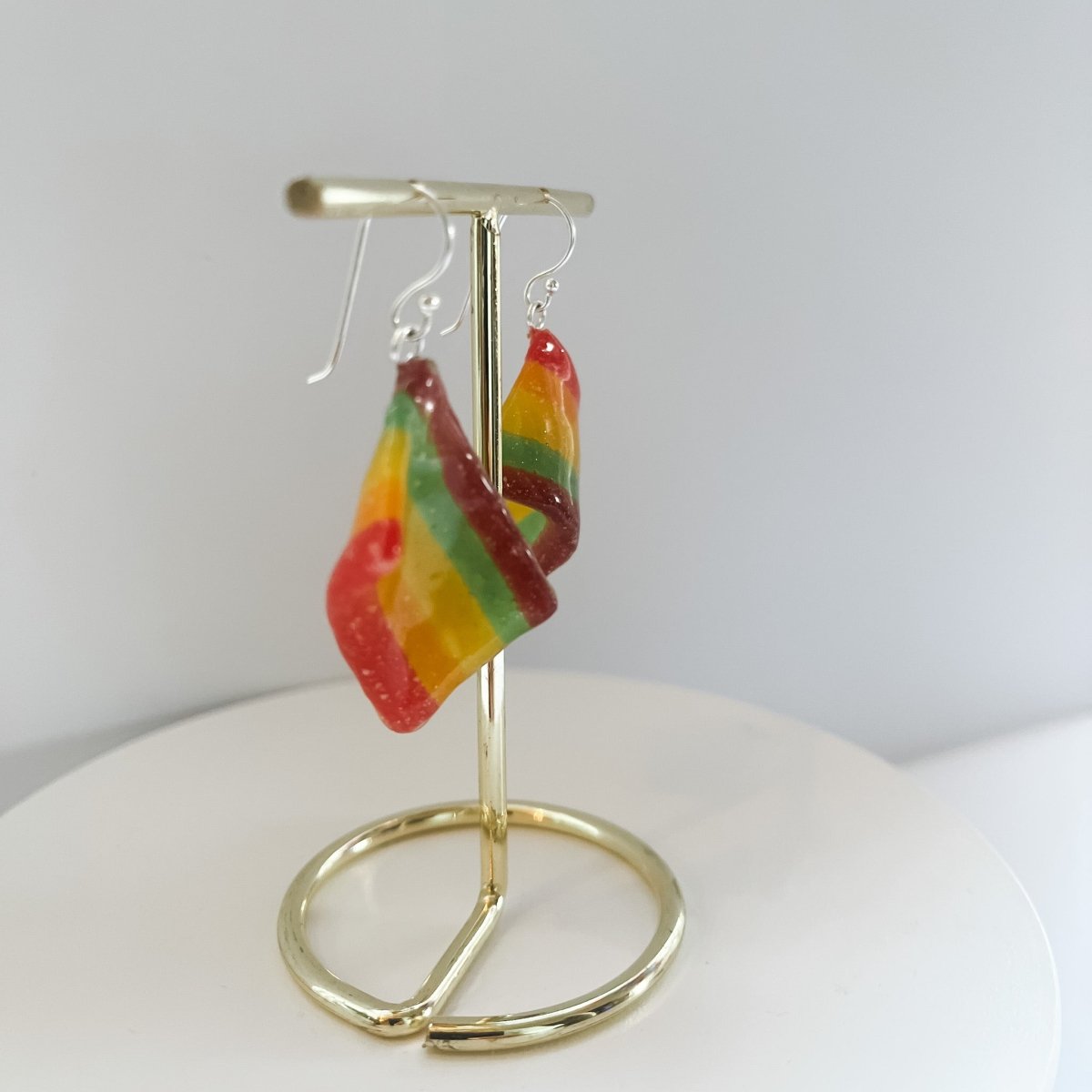 SKEIVE PRIDE øredobber, ekte regnbue - snop (🇵🇸10% til Gaza ❤️🩹) - KNASK