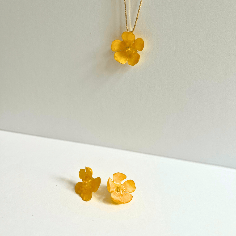 SMØRBLOMST blomstersmykke 3D, sølv ørestift med lås, ekte tørket blomst - Øredobber KNASK