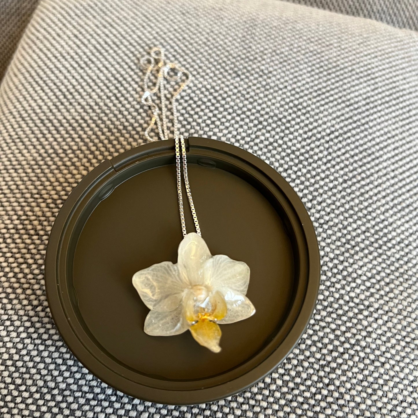 MINIATYR ORKIDÉ smykke - ekte tørket blomst