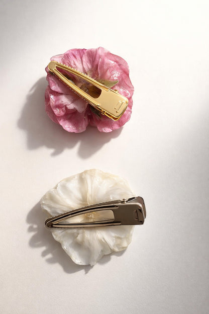 RANUNKEL hårspenne - ekte tørket blomst, krokodilleklemme