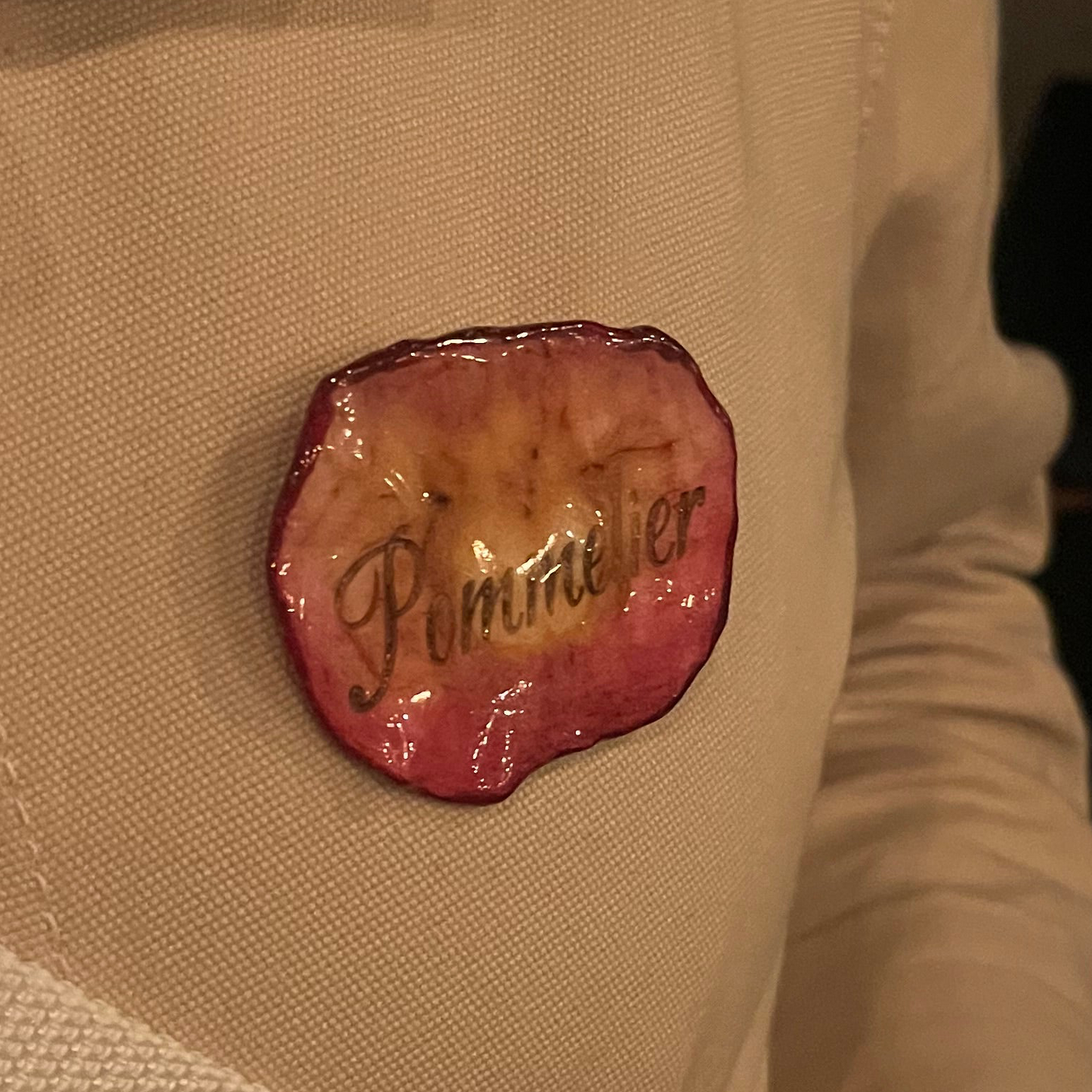 POMMELIER brosje - ekte tørket eple, med eller uten gravert tekst