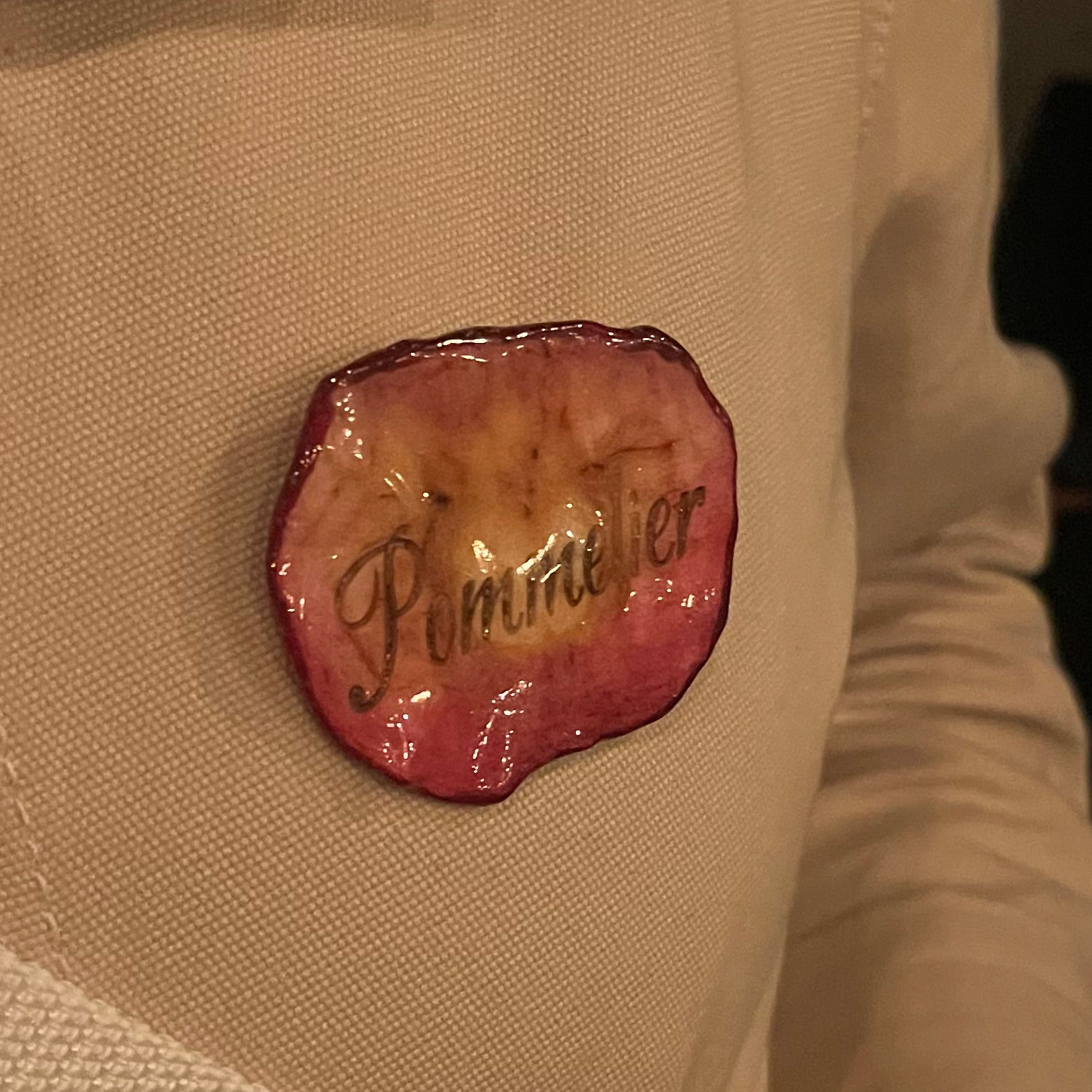 POMMELIER brosje - ekte tørket eple, med eller uten gravert tekst