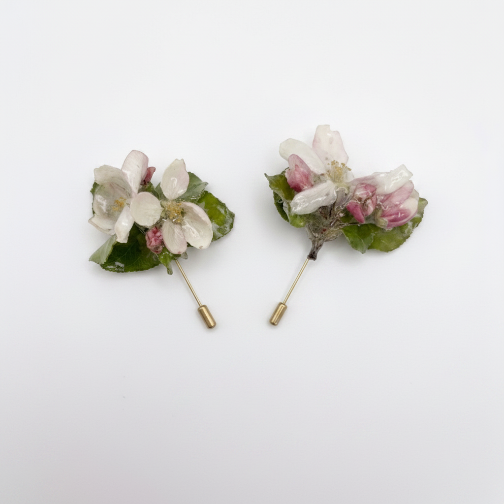 EPLEBLOMST brosje - ekte tørkede blomster