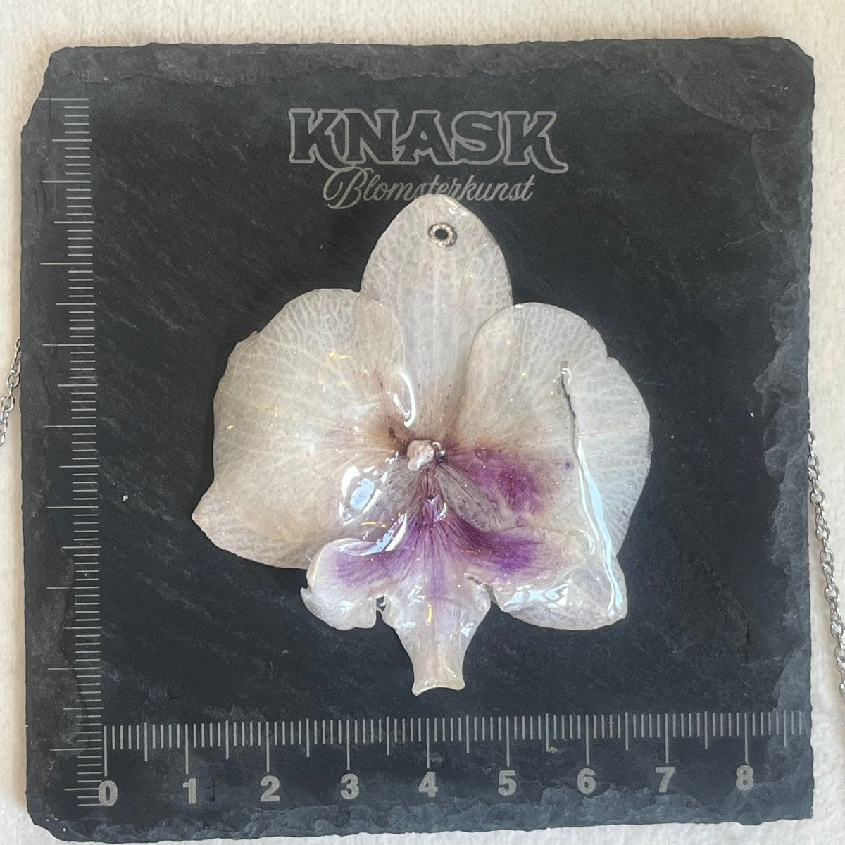 ATELIER ORKIDÉ smykke - ekte tørket blomst fra Atelier Flora - KNASK