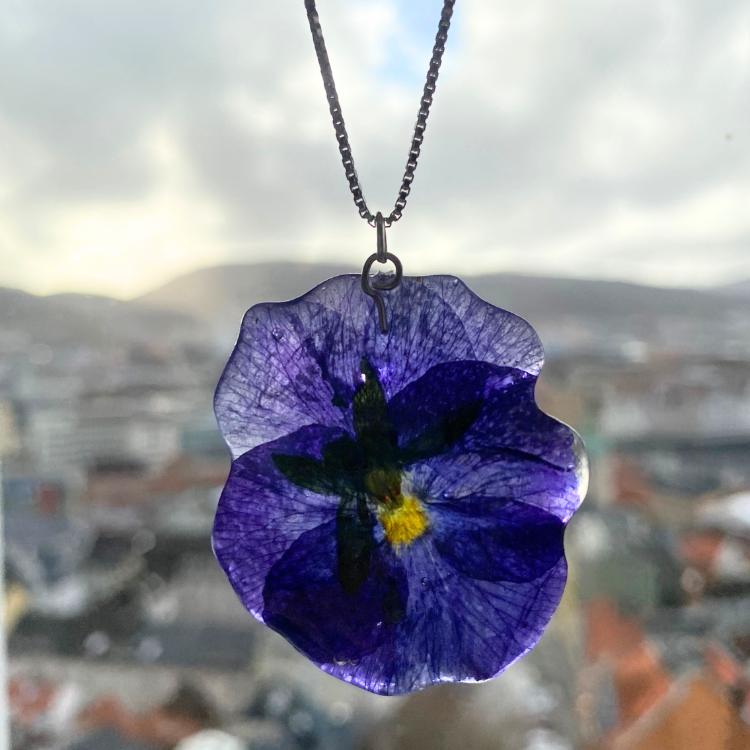 Blå fiol blomster - smykke, 925 sølvkjede, ekte stemorsblomst - Smykke KNASK