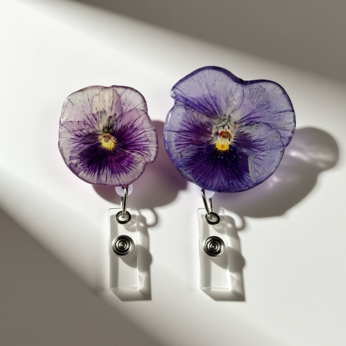 BLOMST ID - holder - ekte tørkede blomster - Brosje KNASK