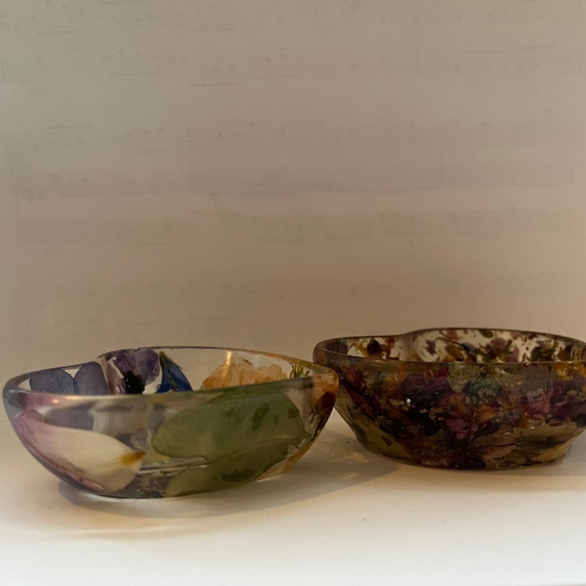 BLOMSTERHARMONI mini hjerteskål, ekte tørkede blomster - Interiør KNASK