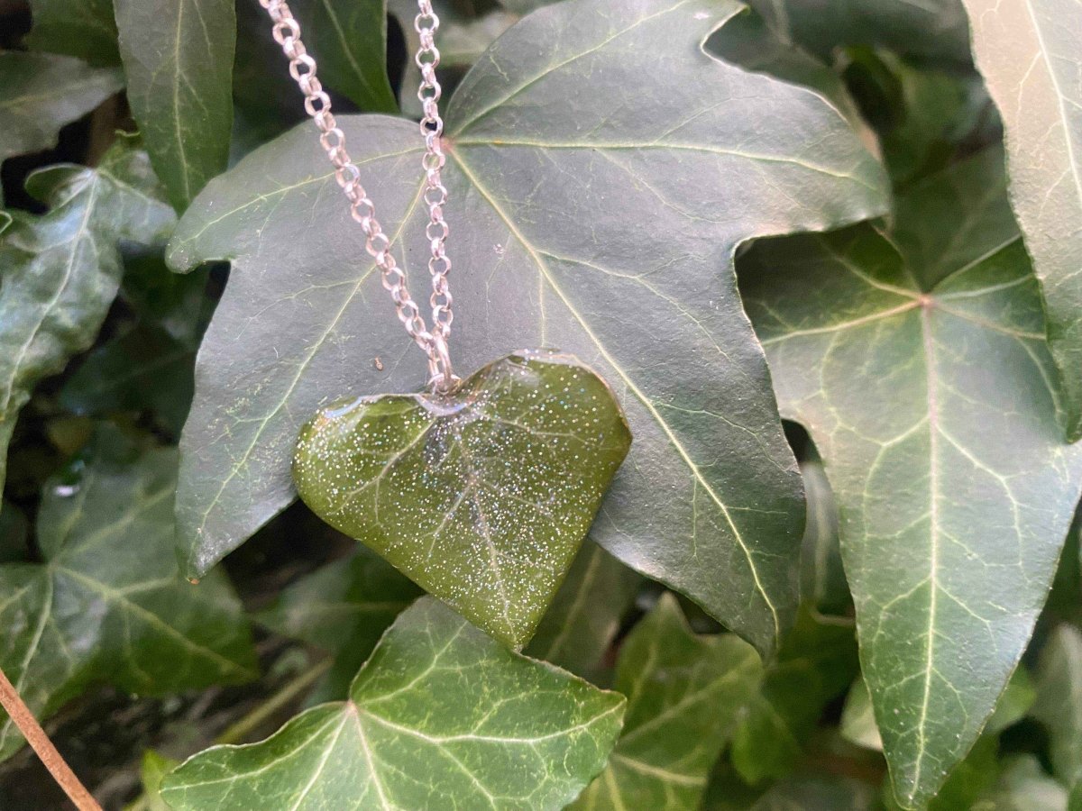 EFØY GLITTER-hjerte smykke, 925 sølvkjede, ekte tørket blad - KNASK