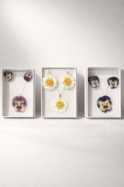 GLAMOUR FIOL blomstersmykke - ekte tørket stemorsblomst - Smykke KNASK