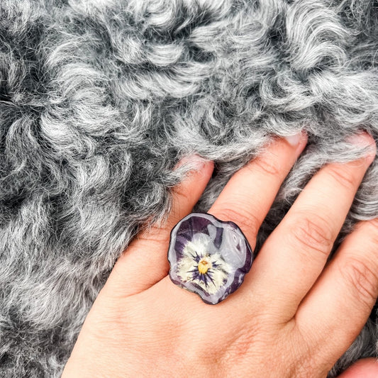 GLAMOUR FIOL ring, tørket stemorsblomst, justerbar - Ringer KNASK