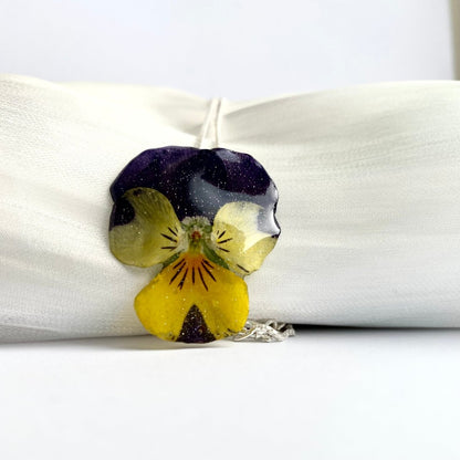 GUL OG LILLA STEMORSBLOMST blomstersmykke, tørket fiol, 925 sølvkjede - Smykke KNASK