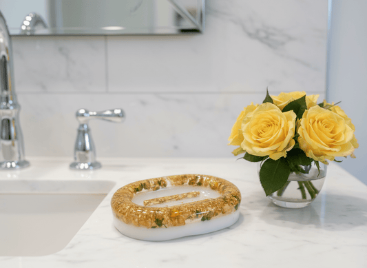 GYLDNE ROSEKNOPPER såpeskål, ekte tørkede blomster - Interiør KNASK