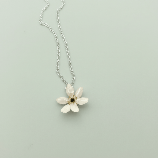 HVITVEIS blomstersmykke, 3D - tørket blomst, sølvkjede - Smykke KNASK