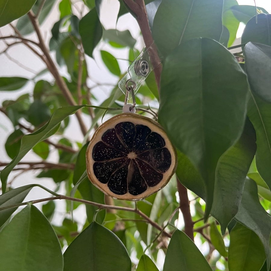 ID - KORT - HOLDER - ekte tørkede blomster - Brosje KNASK