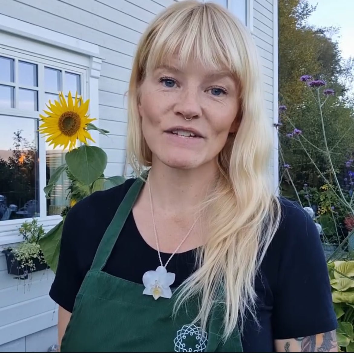 KREM ORKIDÉ blomstersmykke, ekte 3D - tørkede medium blomster, 925 sølvkjede - Smykke KNASK