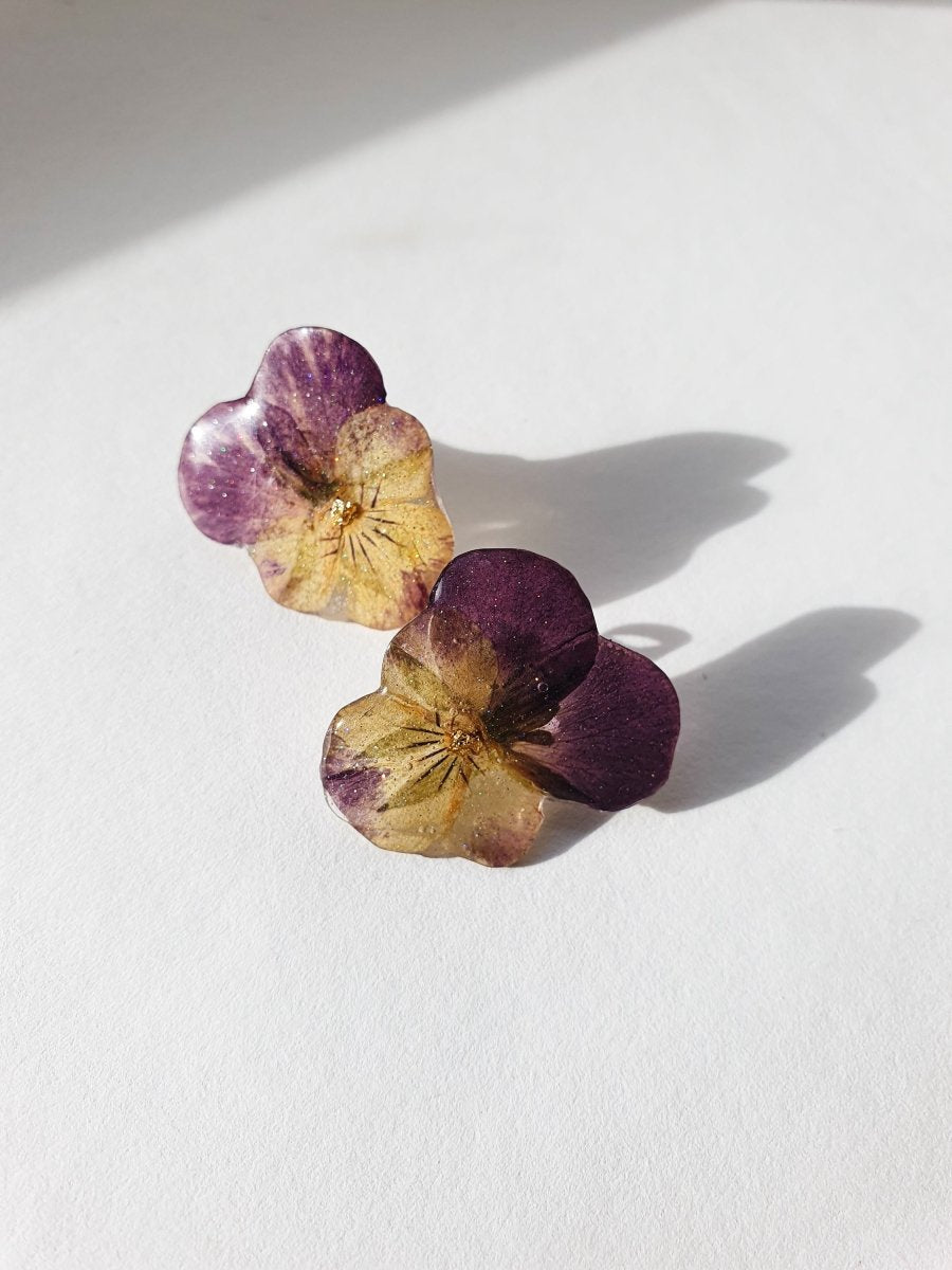 Kremlilla fioler øredobber, ekte stemorsblomst, ørestift med lås - Øredobber KNASK